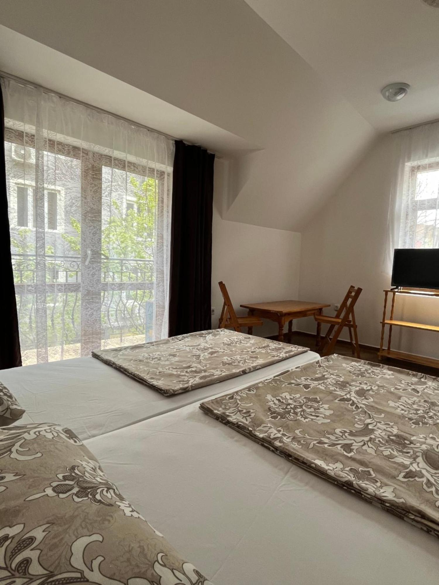 En-Suite Rooms: Novа Guesthouse In Sofia Center Exterior foto