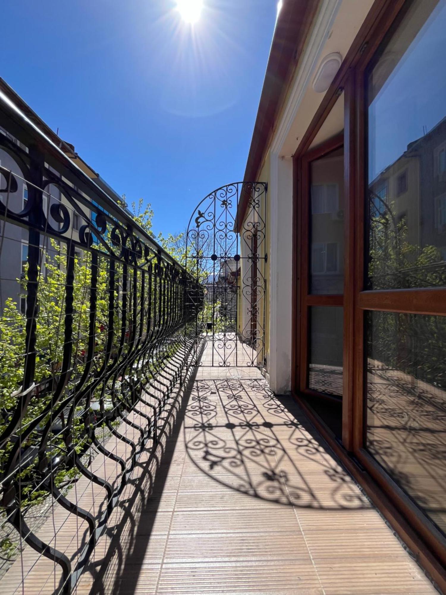 En-Suite Rooms: Novа Guesthouse In Sofia Center Exterior foto
