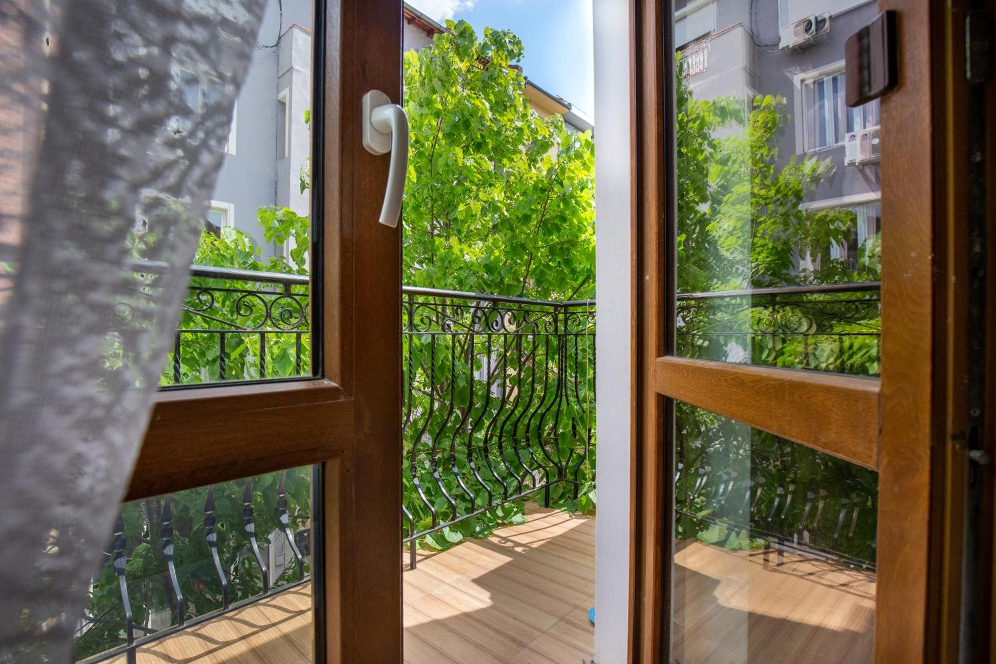 En-Suite Rooms: Novа Guesthouse In Sofia Center Exterior foto
